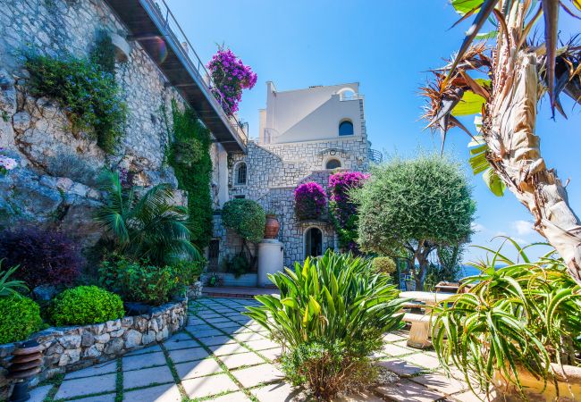 Villa mit Meerblick in Nizza