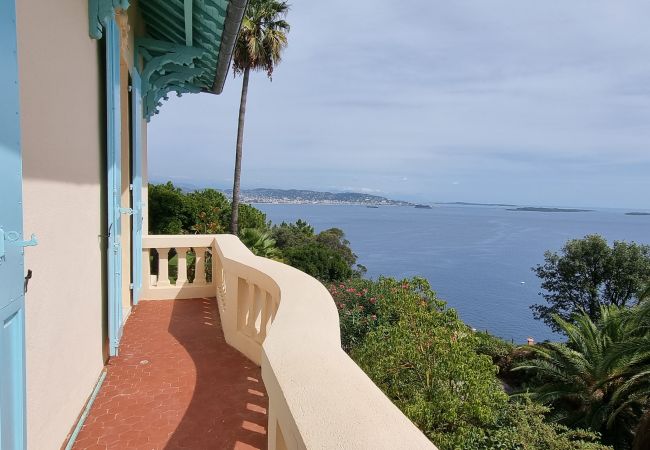 Villa 06LERI - Balkon bei den Schlafzimmern - Théoule-sur Mer, Côte d'Azur