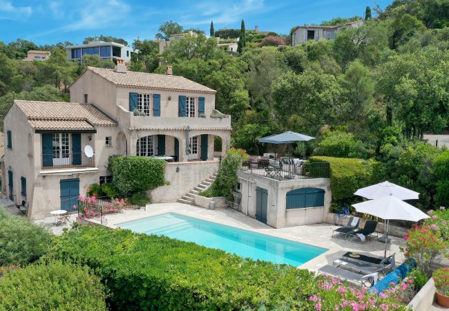 83MUSA, maison adaptée aux enfants, piscine chauffée, tennis de table, vue sur la mer - Les-Issambres, Côte d'Azur