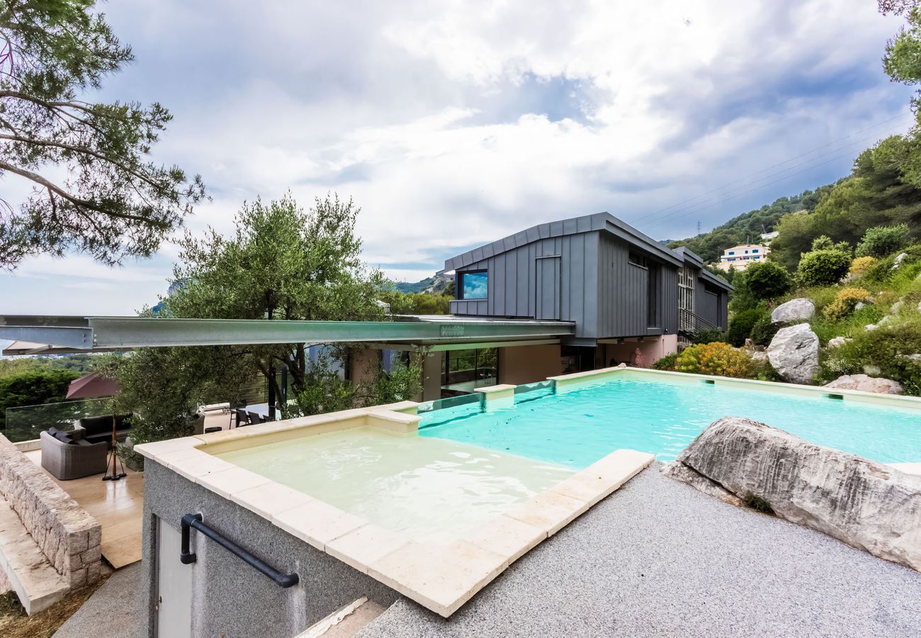 Villa with pool in Beausoleil