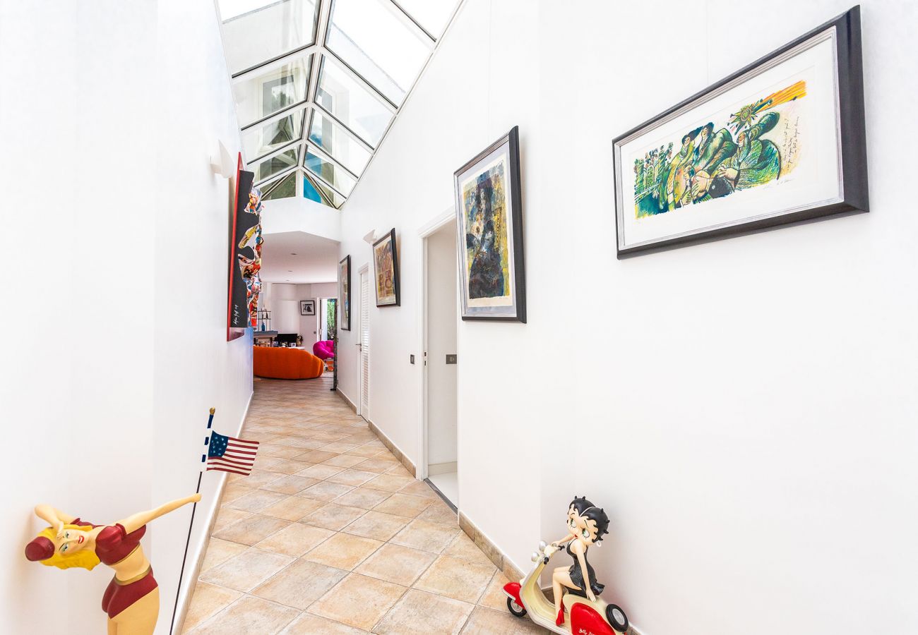 Hallway with decorations