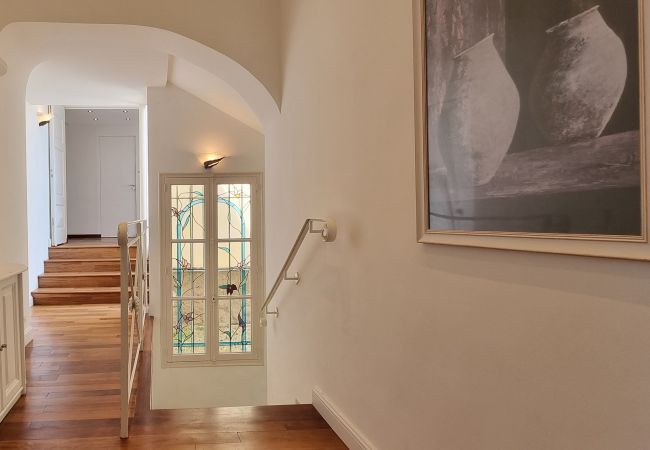 Villa 06LERI - Hallway with access to the bedrooms - Théoule-sur Mer, Côte d'Azur