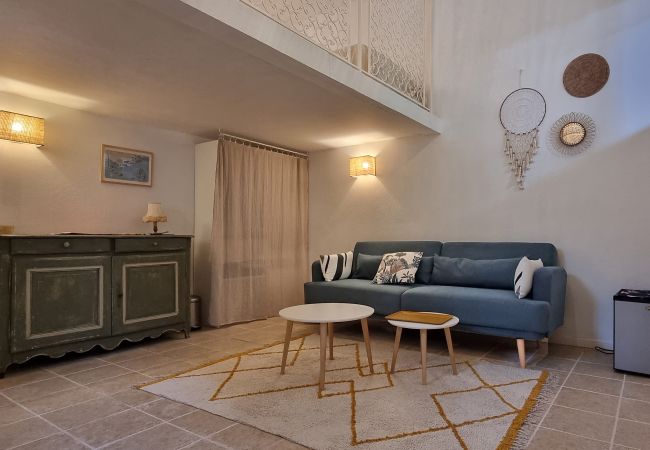 Villa 06LERI - Indoor studio with two single beds and garden door - Théoule-sur Mer, Côte d'Azur