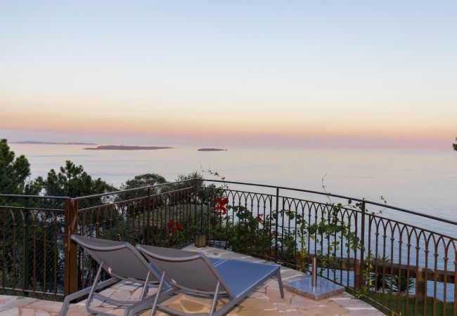 Villa 06LERI - Private terrace with sea view from Master Bedroom - Théoule-sur Mer, Côte d'Azur
