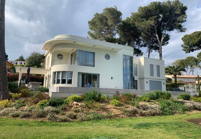 Villa/Dettached house in Antibes - Villa Exceptionnelle 7 chambres 7 sdb / CHARLESTON