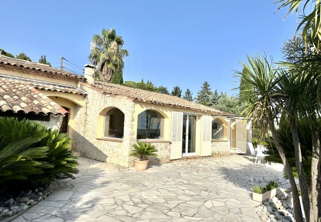 Villa in Vence - VILLA LINDA VI4373 By Riviera Holiday Homes