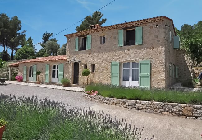 Les Olivettes - Luxury Villa with Lavender Fields, Pool